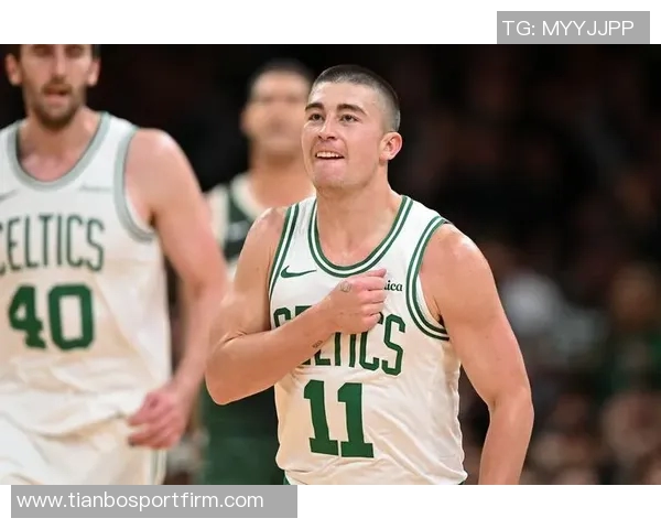 普理查德半场表现活跃贡献13分还抢下3个前场板送出4次助攻 普理查德半场表现活跃贡献13分还抢下3个前场板送出4次助攻