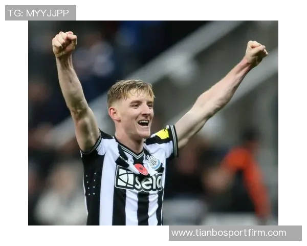 纽卡右后卫利夫拉门托未来悬而未决曼城对其表现出浓厚兴趣 纽卡右后卫利夫拉门托未来悬而未决曼城对其表现出浓厚兴趣