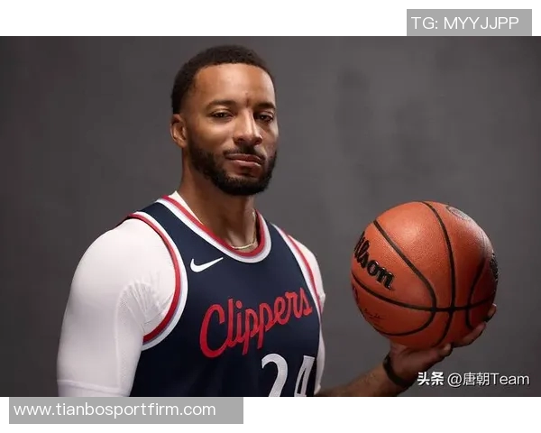 诺曼鲍威尔喜迎新生命00后女友怀孕颜值引关注