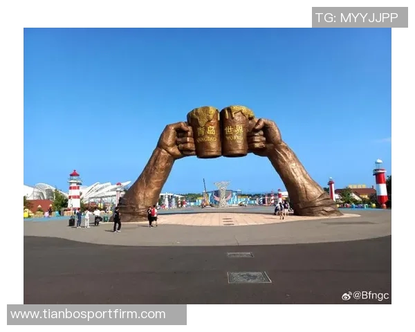 凯恩与妻子共享啤酒节欢乐时光为这一周的美好回忆添上完美句号