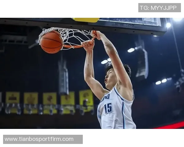 杨瀚森训练中展现神奇三分球网友称其进步显著不应被忽视 杨瀚森训练中展现神奇三分球网友称其进步显著不应被忽视