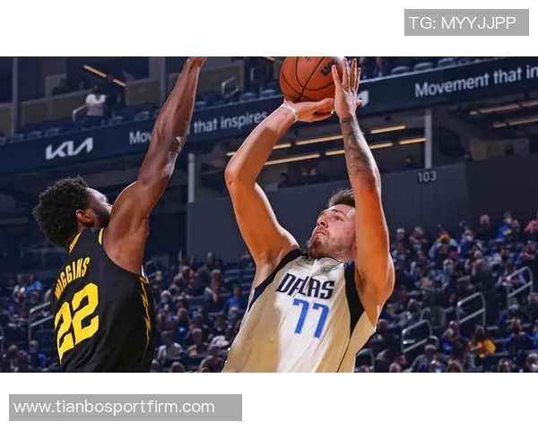 沃尔夫半场表现惊艳9投6中三分球4记独得11分助力球队奋勇争先