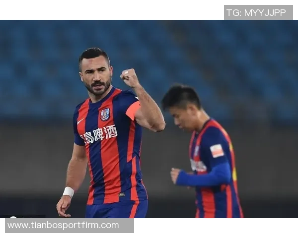 梅开二度的拉斐尔维加助力帕尔梅拉斯逆转胜利展现伟大比赛精神