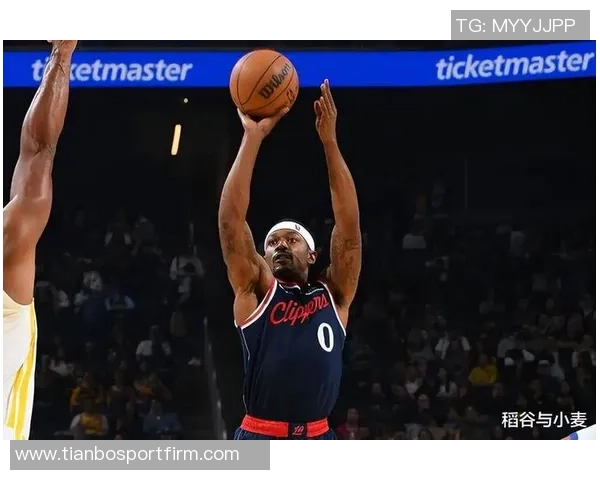 比尔展现全面能力强大的适应力助力球队攻防转换