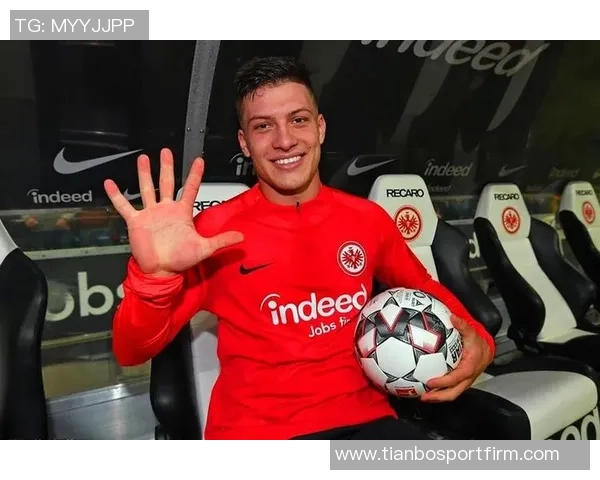 约维奇半场表现惊艳15分钟内斩获11分3板3助助球队领先