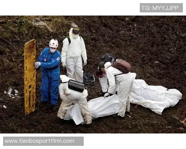 阿尔瓦拉多腿部受伤紧急返回更衣室希望尽快恢复状态